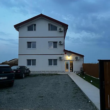 Pensiunea Casa Alba Maison d'hôtes