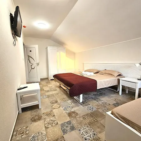 Pensiunea Casa Alba Tuzla