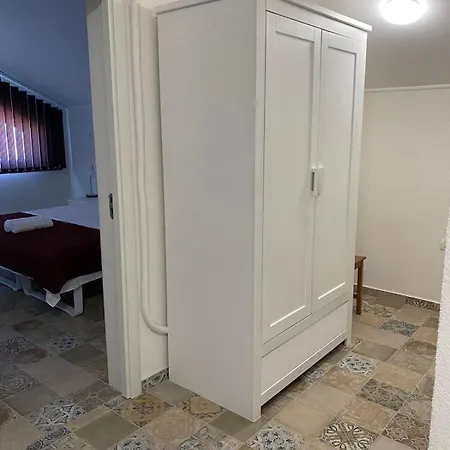 בית הארחה Pensiunea Casa Alba